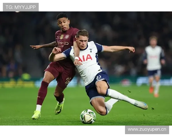 英超榜首争霸战持续胶着，争冠集团表现稳健